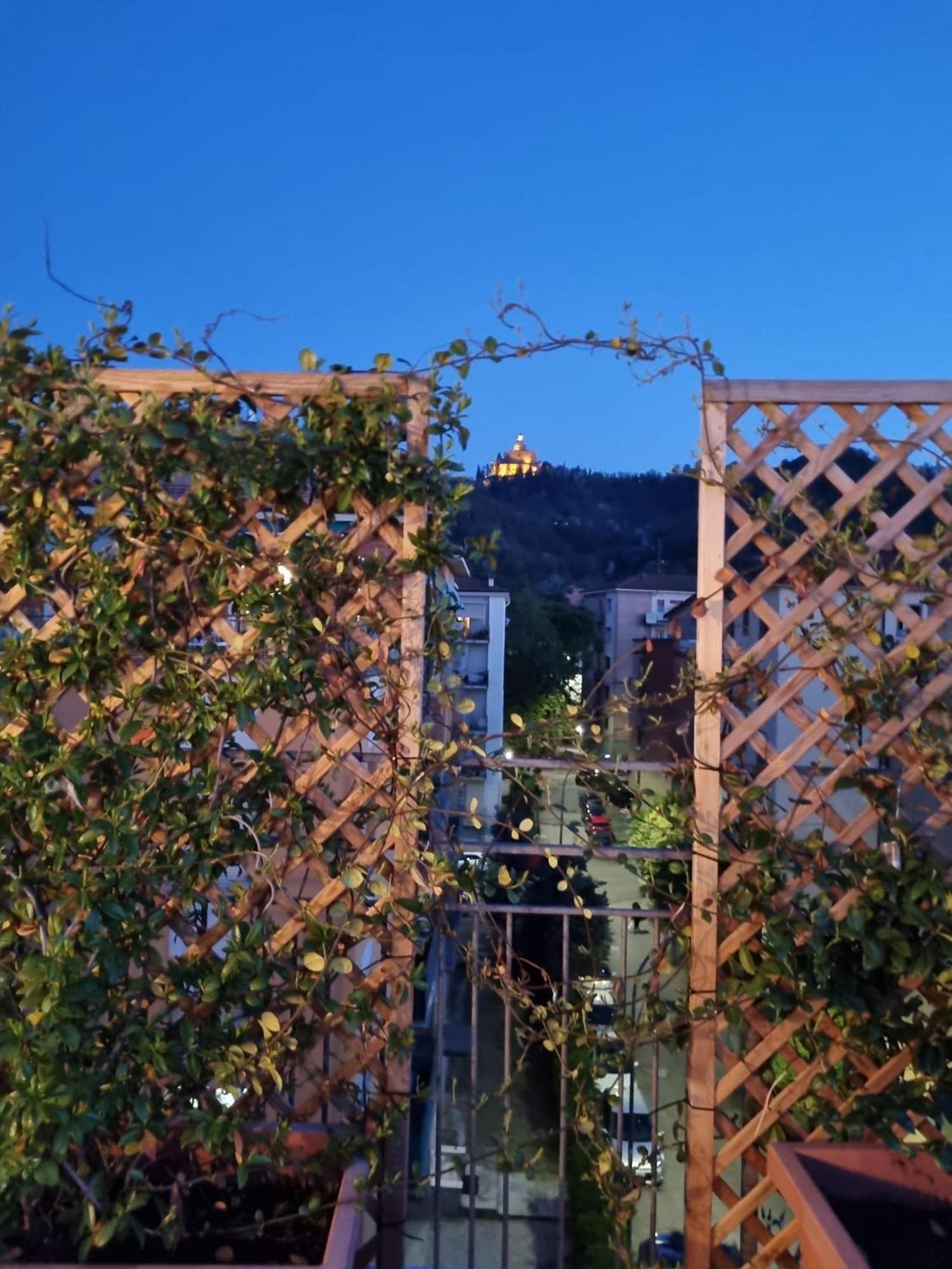 Apartamento Attico Vista San Luca Bolonia Exterior foto